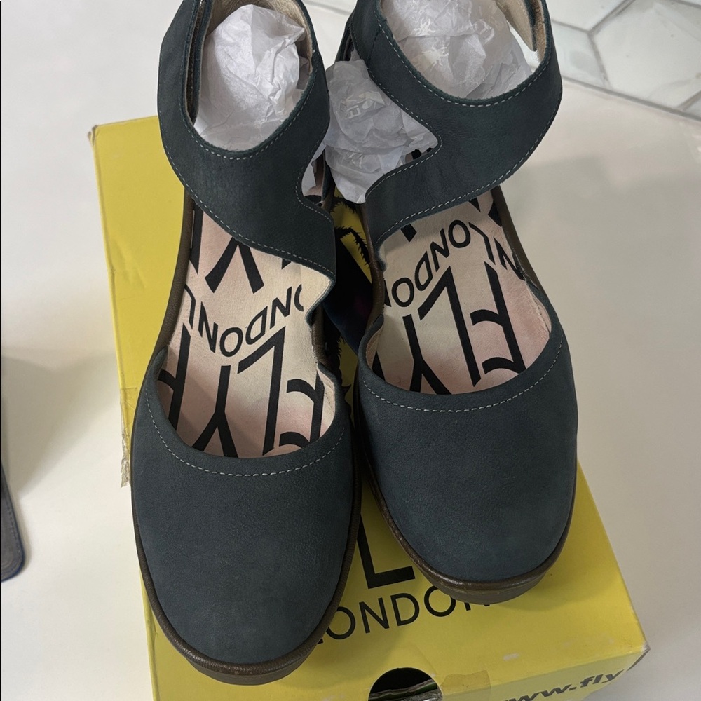 FLY London Cupido Leather Ankle Strap Closed Toe Wedge Taupe Size EU 38 US7/7.5 - Picture 6 of 9